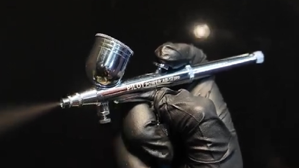 Precision Detailing with Airbrush - Pilot India
